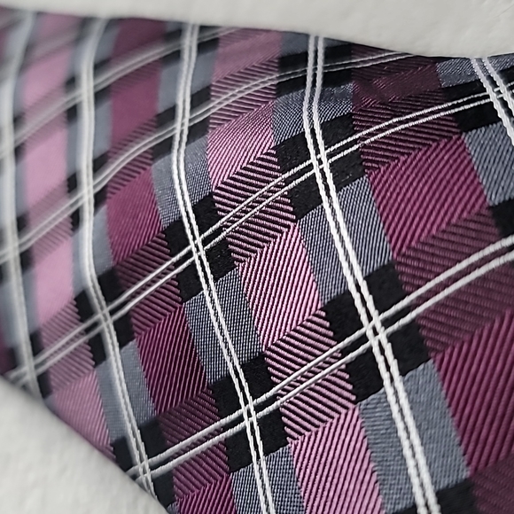 3 Men's ties - Picture 2 of 5